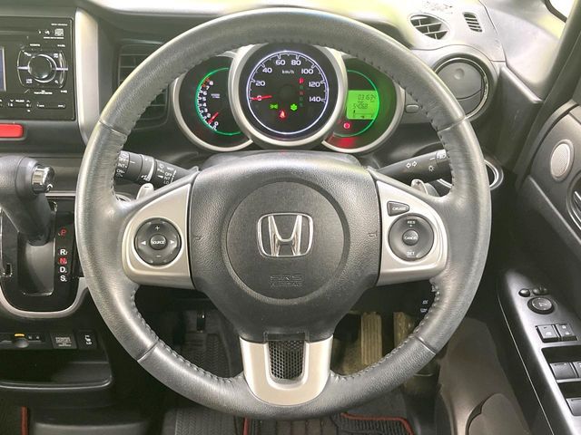 HONDA N BOX 2016 Image 31