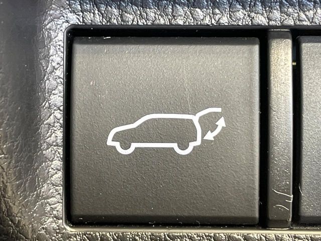 TOYOTA RAV4 HYBRID 4WD 2019 Image 31