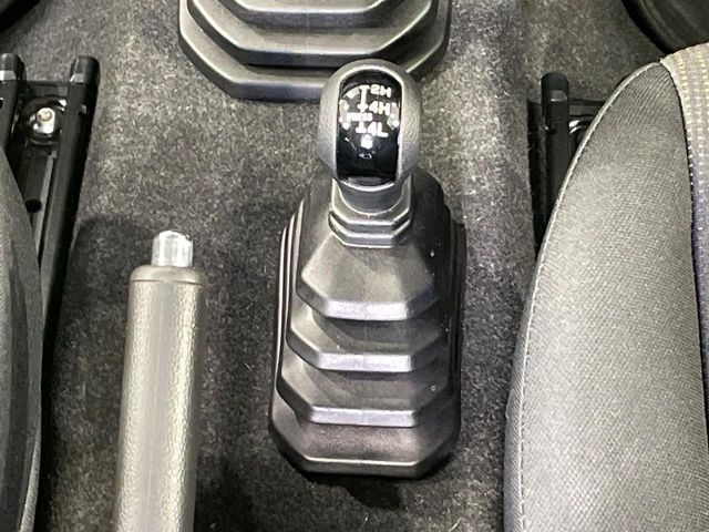 SUZUKI JIMNY 4WD 2023 Image 31