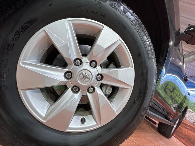 TOYOTA LANDCRUISER PRADO 2023 Image 31