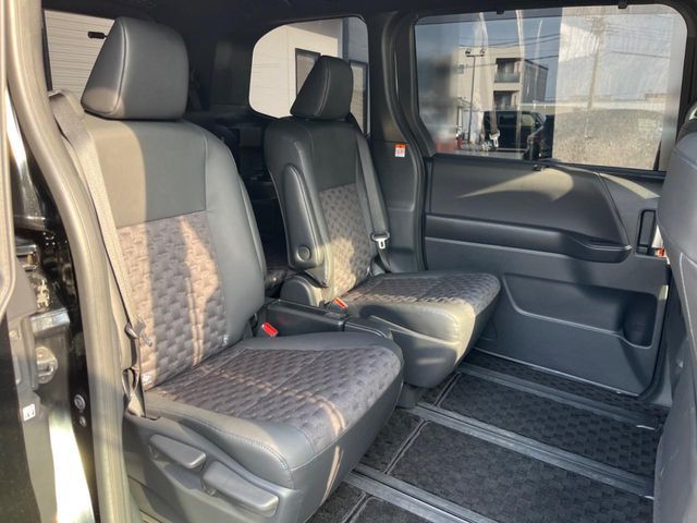 TOYOTA VOXY 2024 Image 31