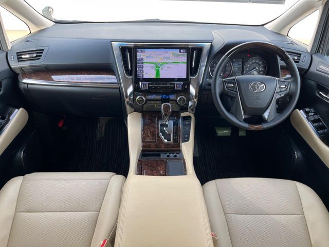TOYOTA ALPHARD 2018 Image 31