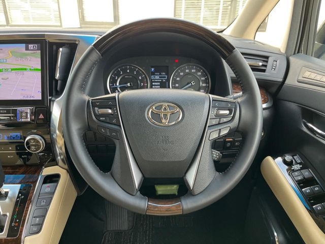 TOYOTA ALPHARD 2018 Image 31