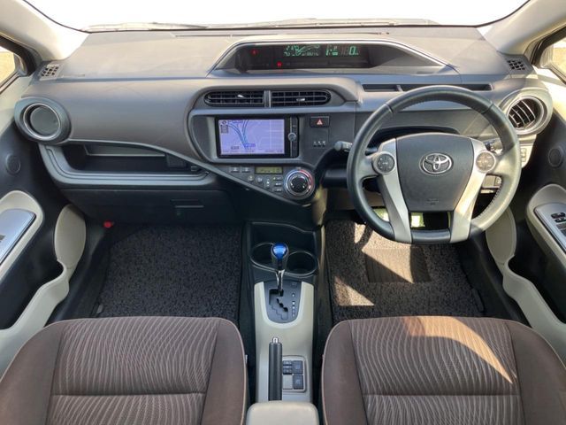 TOYOTA AQUA 2013 Image 31