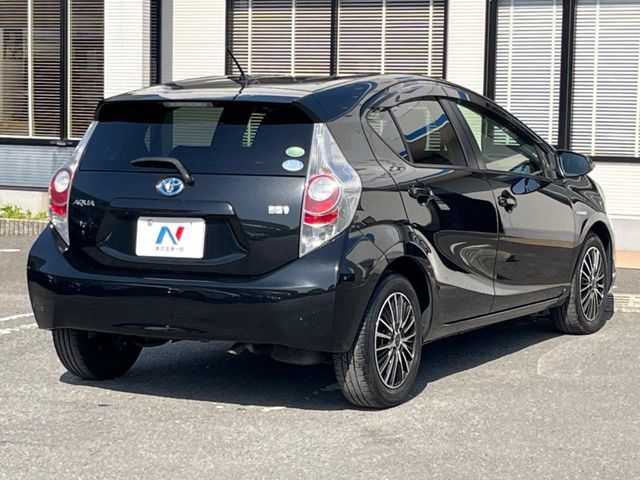 TOYOTA AQUA 2013 Image 31