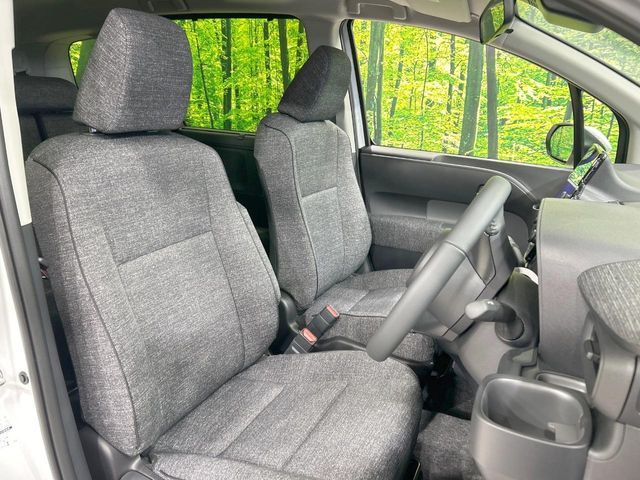 TOYOTA SIENTA HYBRID 2025 Image 31