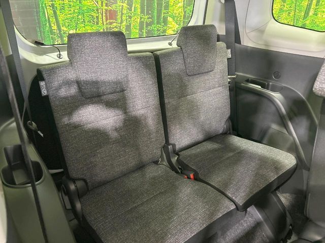 TOYOTA SIENTA HYBRID 2025 Image 31