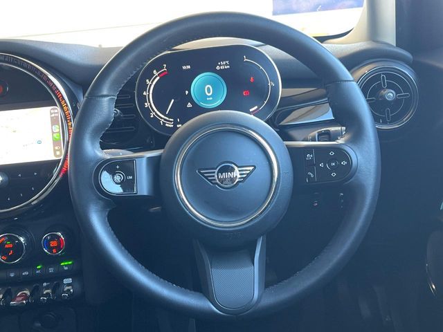 BMW MINI COOPER 5DOOR 2022 Image 31