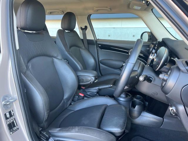 BMW MINI COOPER 5DOOR 2022 Image 31