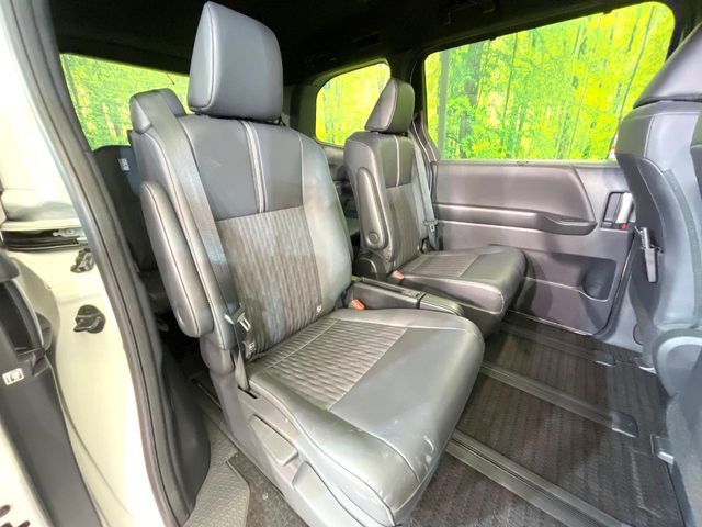 TOYOTA NOAH 2023 Image 31