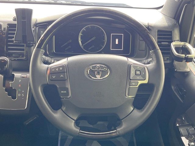 TOYOTA HIACE VAN 2WD 2022 Image 31