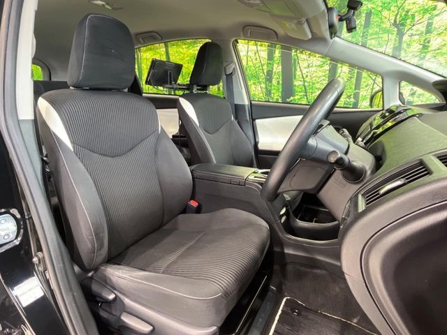 TOYOTA PRIUS ALPHA 2016 Image 31