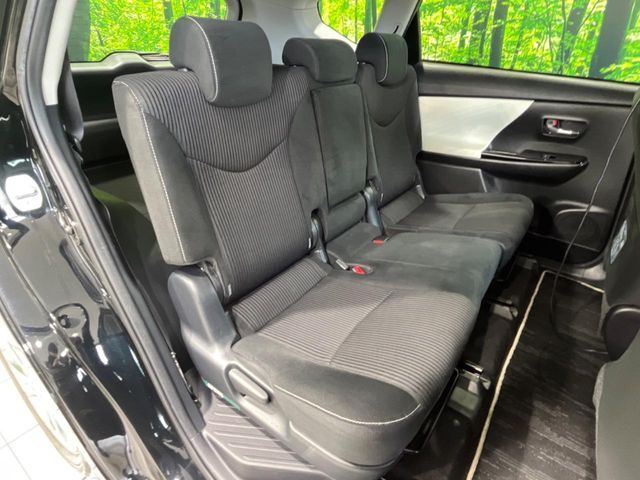 TOYOTA PRIUS ALPHA 2016 Image 31