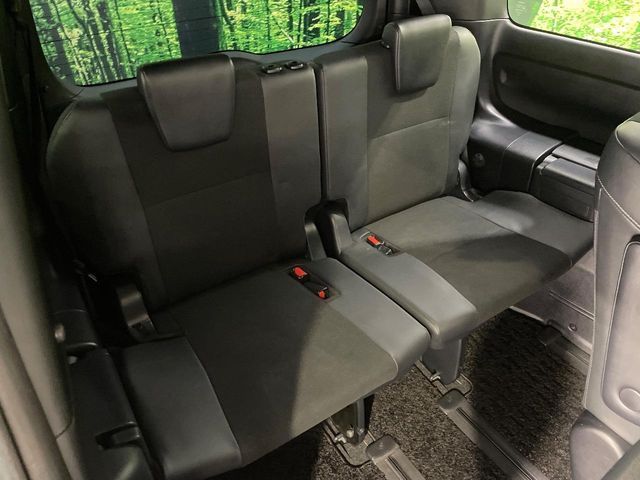 TOYOTA NOAH HYBRID 2018 Image 31