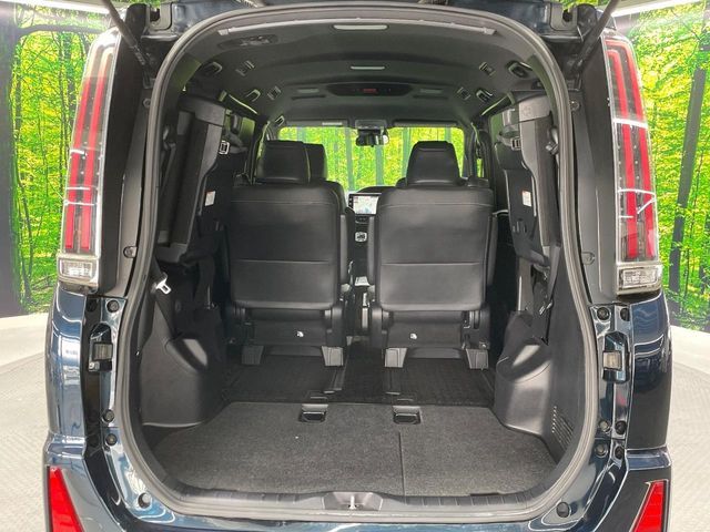 TOYOTA NOAH HYBRID 2018 Image 31