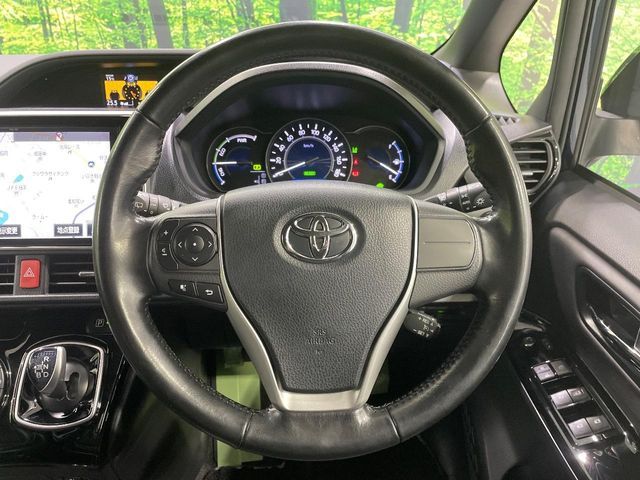 TOYOTA NOAH HYBRID 2018 Image 31