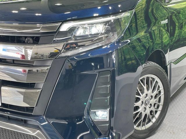 TOYOTA NOAH HYBRID 2018 Image 31