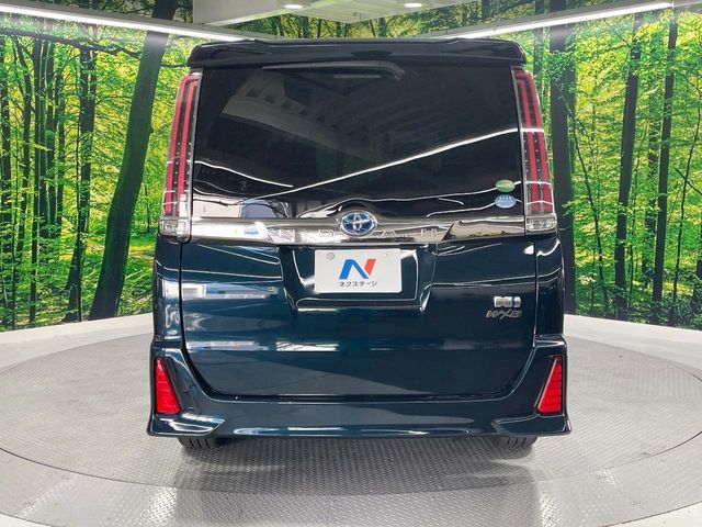 TOYOTA NOAH HYBRID 2018 Image 31