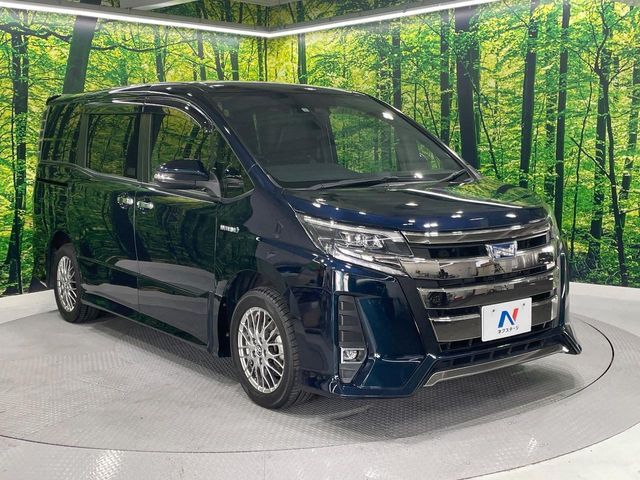 TOYOTA NOAH HYBRID 2018 Image 31