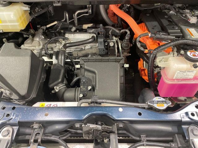 TOYOTA NOAH HYBRID 2018 Image 31