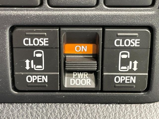 TOYOTA NOAH 2019 Image 31