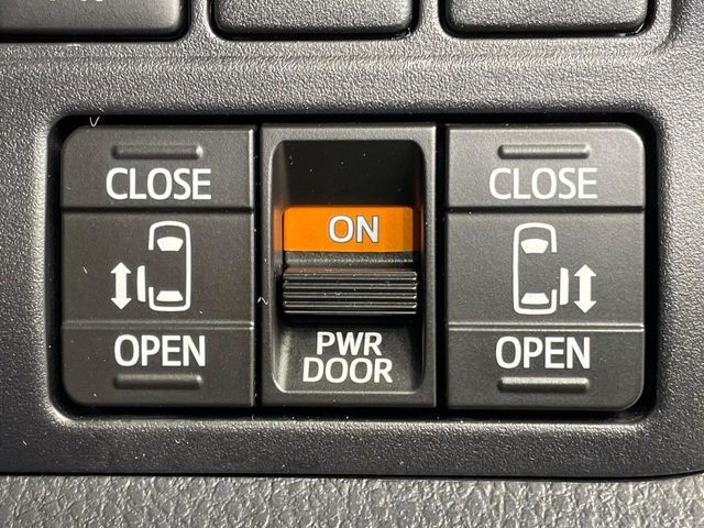 TOYOTA VOXY 2019 Image 31