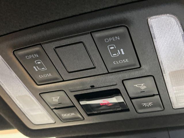 TOYOTA NOAH HYBRID 2023 Image 31