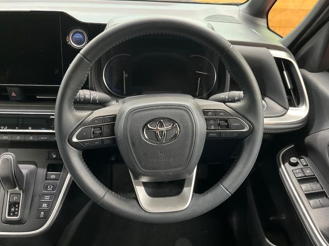 TOYOTA NOAH HYBRID 2023 Image 31