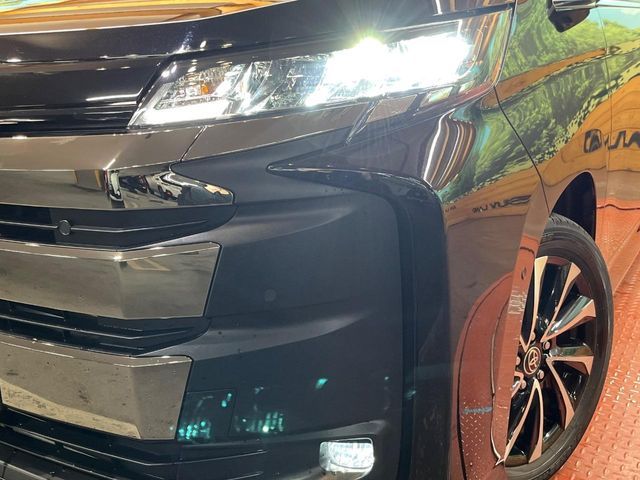 TOYOTA NOAH HYBRID 2023 Image 31