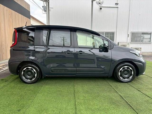 TOYOTA SIENTA HYBRID 2022 Image 31