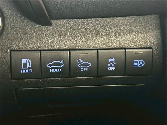 TOYOTA CAMRY HYBRID 2019 Image 31