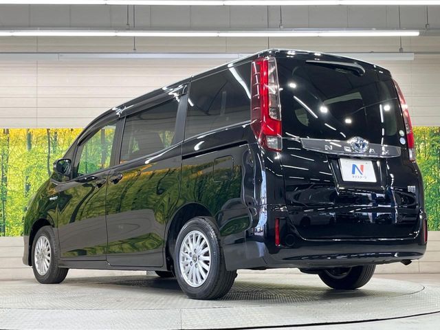 TOYOTA NOAH HYBRID 2015 Image 31
