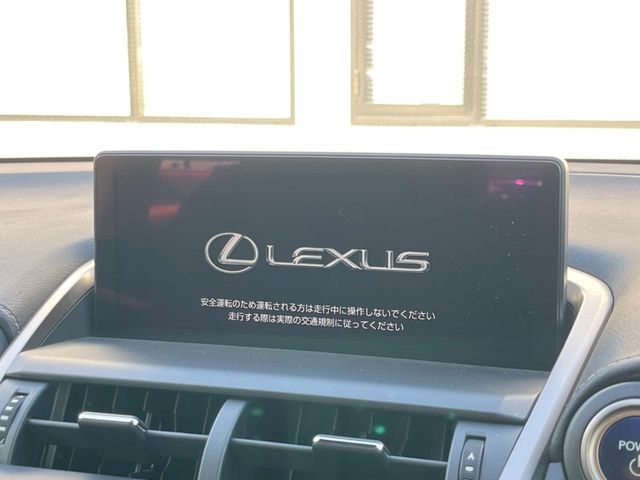 TOYOTA LEXUS NX300H 2018 Image 31