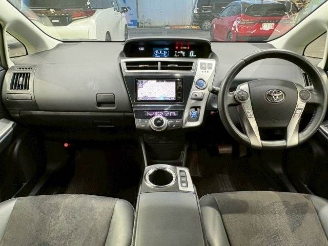 TOYOTA PRIUS ALPHA 2015 Image 31