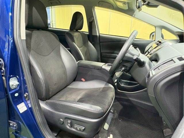 TOYOTA PRIUS ALPHA 2015 Image 31