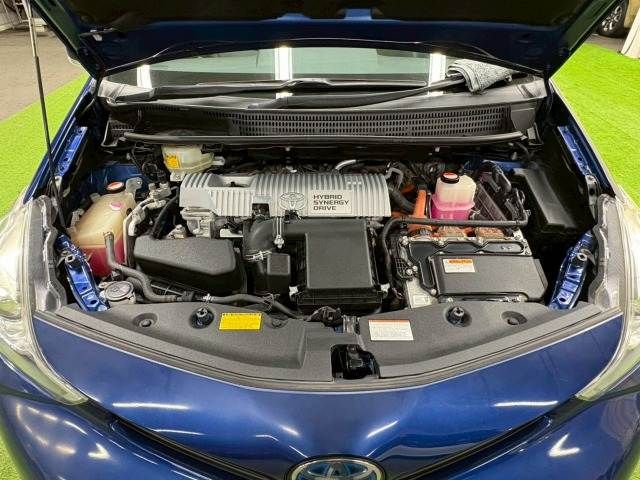 TOYOTA PRIUS ALPHA 2015 Image 31