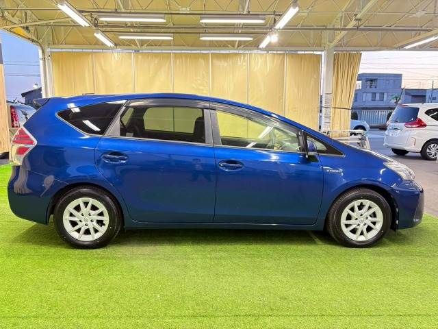 TOYOTA PRIUS ALPHA 2015 Image 31
