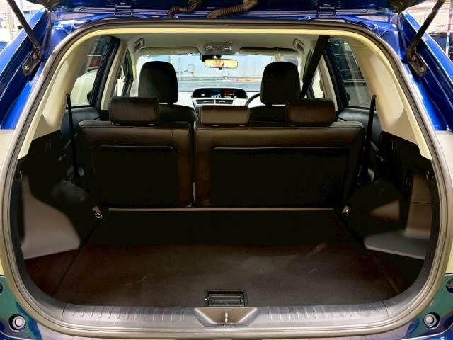 TOYOTA PRIUS ALPHA 2015 Image 31