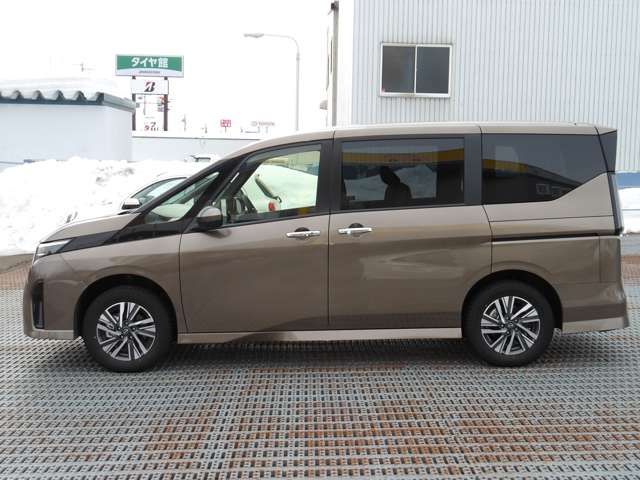 NISSAN SERENA  WG 4WD 2025 Image 31