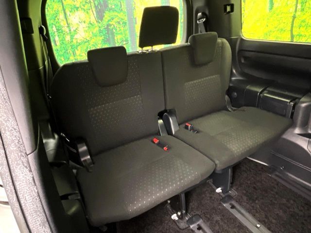 TOYOTA NOAH HYBRID 2019 Image 31