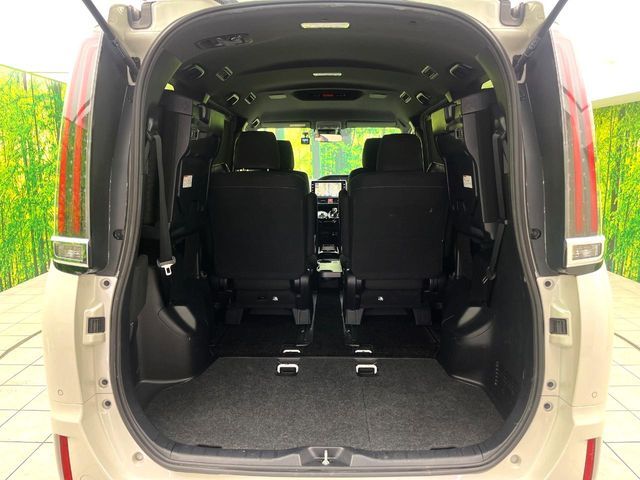 TOYOTA NOAH HYBRID 2019 Image 31