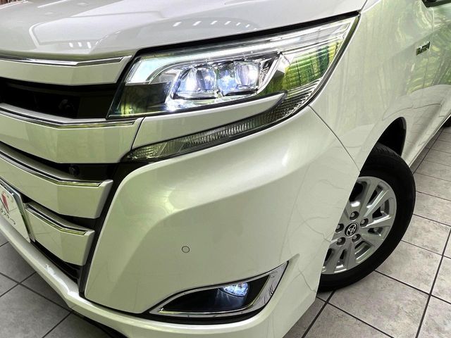 TOYOTA NOAH HYBRID 2019 Image 31