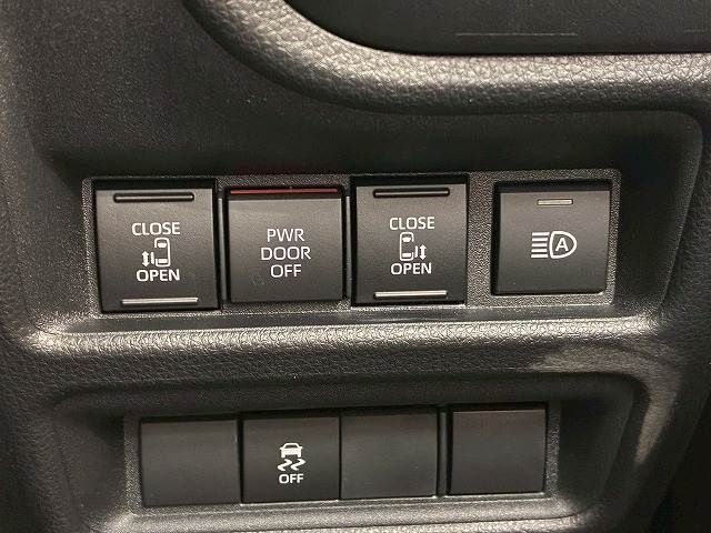 TOYOTA SIENTA HYBRID 2025 Image 31