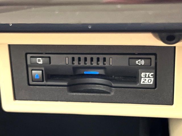 TOYOTA LANDCRUISER PRADO 2023 Image 31