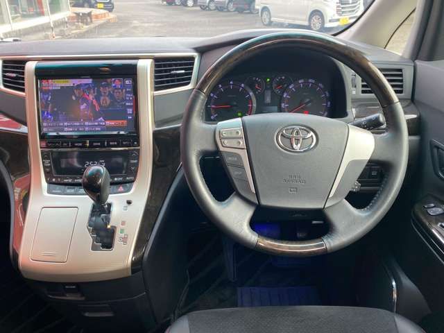 TOYOTA VELLFIRE 2013 Image 31