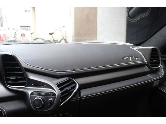 FERRARI 458 ITALIA 2011 Image 31