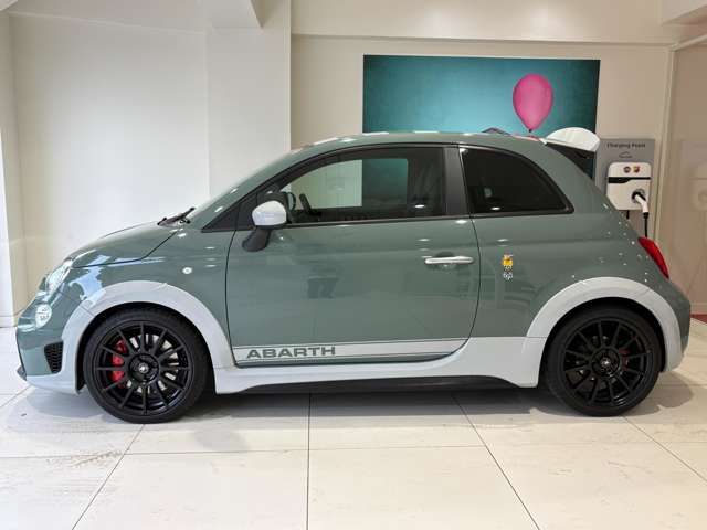 FIAT ABARTH 695 2023 Image 31