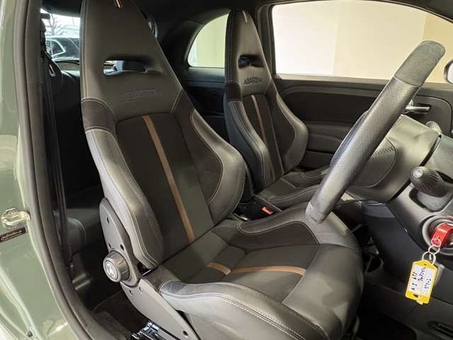 FIAT ABARTH 695 2023 Image 31