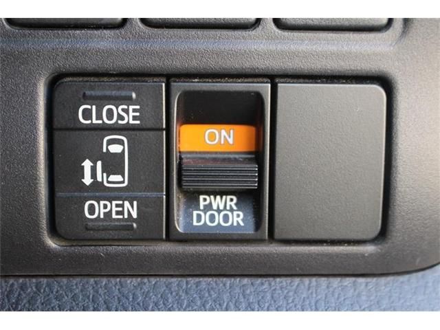 TOYOTA ESQUIRE 2015 Image 31