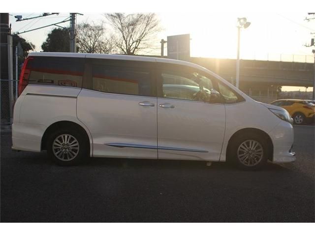 TOYOTA ESQUIRE 2015 Image 31
